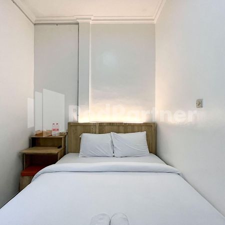 D Palma Near Lokananta Manahan Mitra Reddoorz Surakarta  Exterior photo