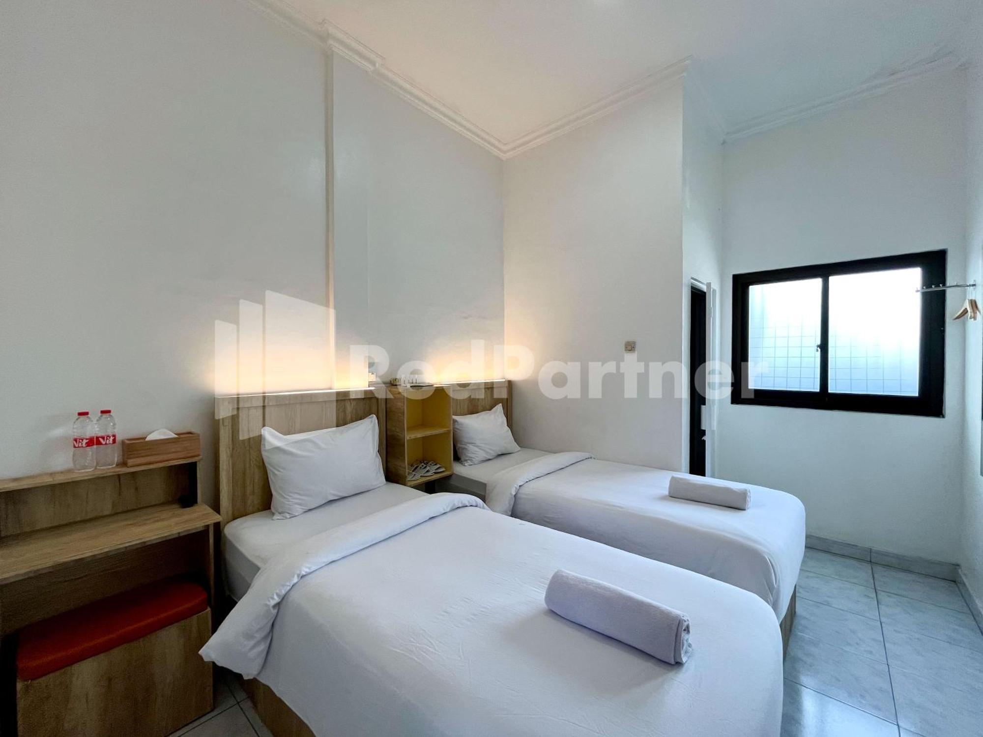 D Palma Near Lokananta Manahan Mitra Reddoorz Surakarta  Exterior photo