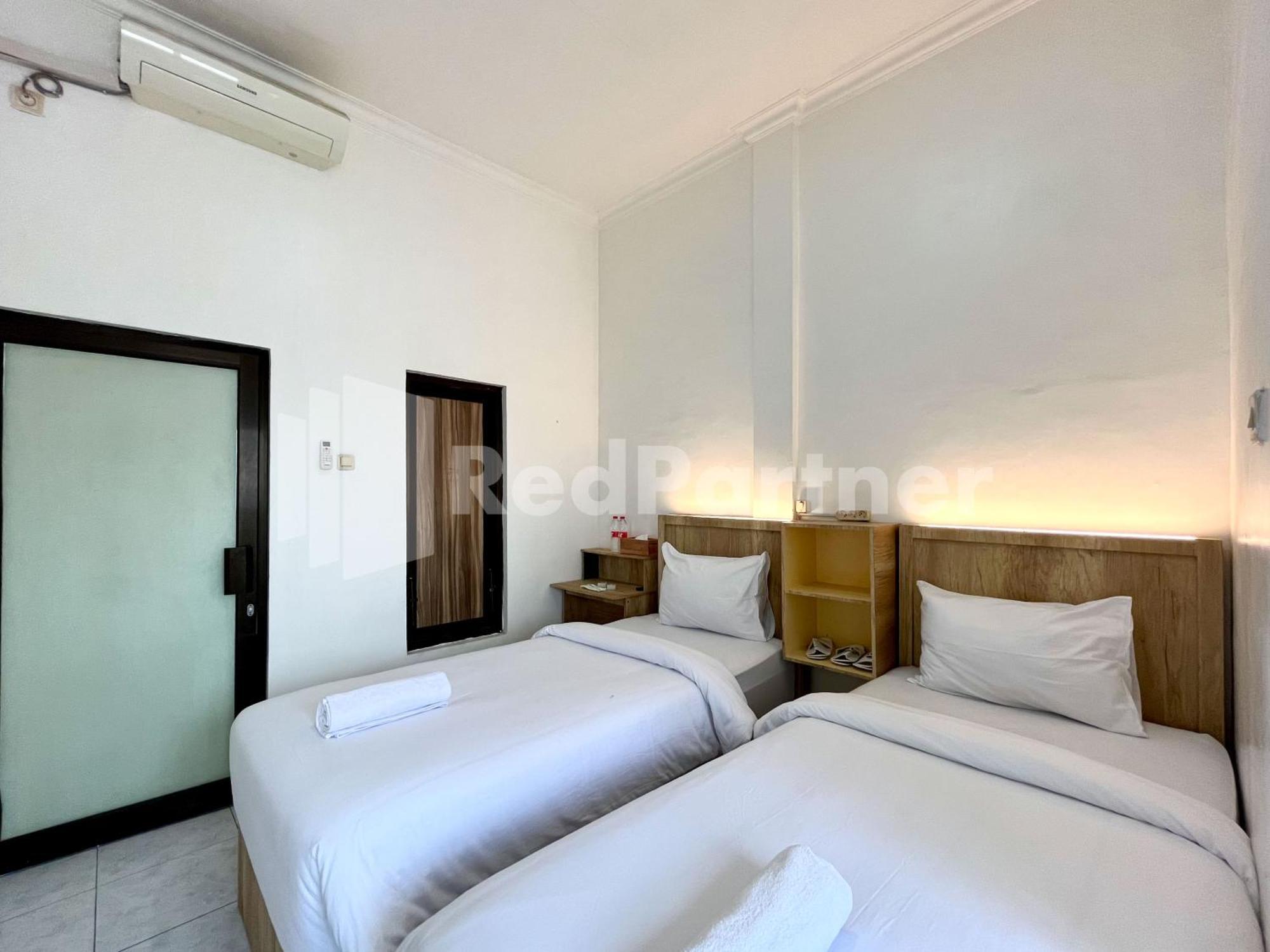 D Palma Near Lokananta Manahan Mitra Reddoorz Surakarta  Exterior photo