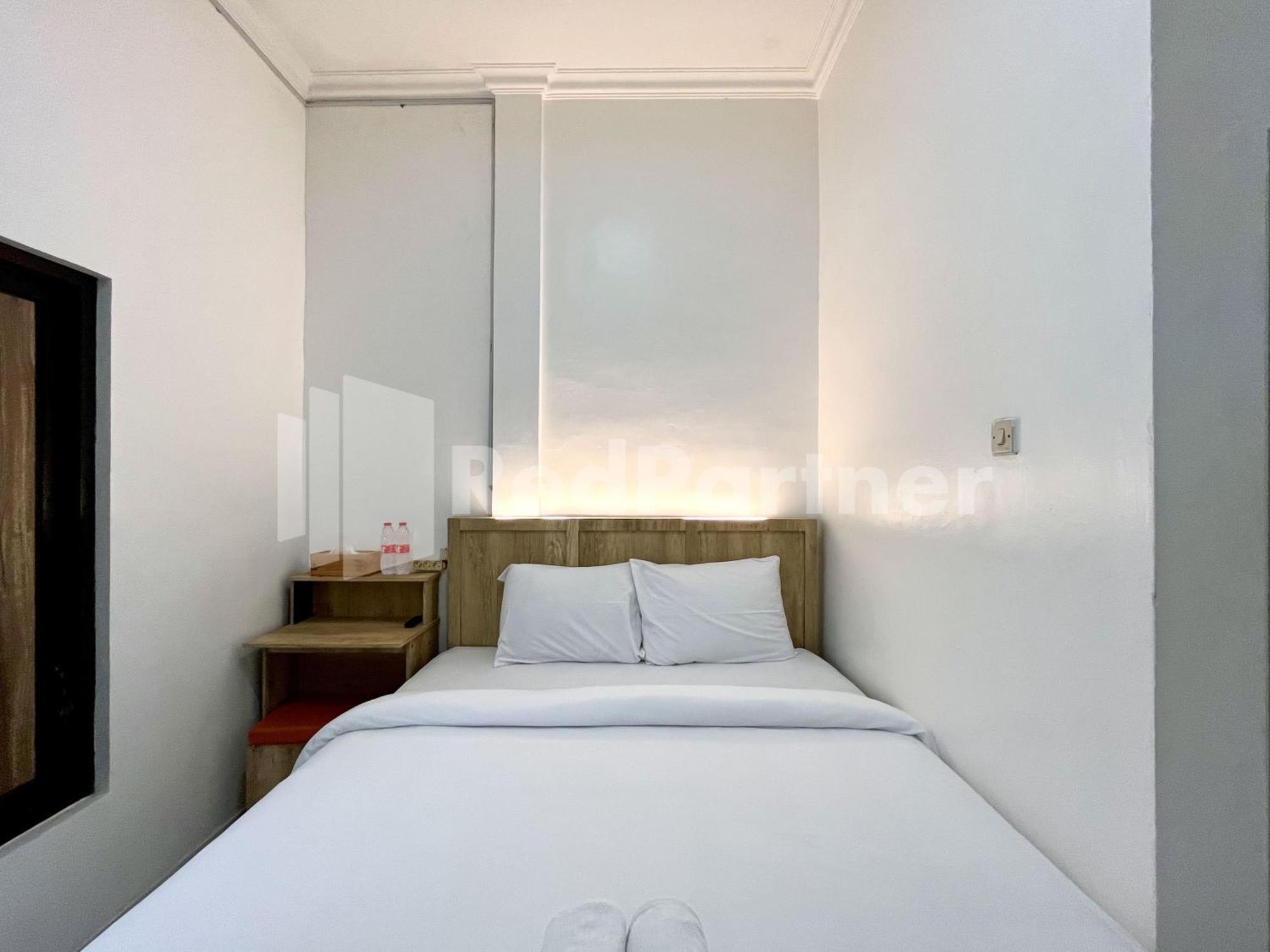 D Palma Near Lokananta Manahan Mitra Reddoorz Surakarta  Exterior photo